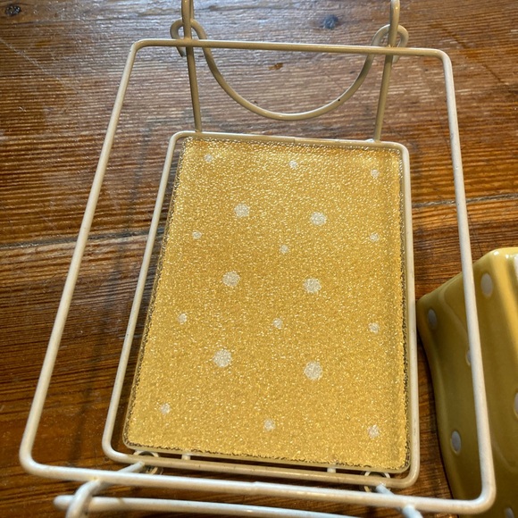 Six piece Temp-Tations, bakeware casserole, dish set yellow with white dots. - Picture 5 of 13